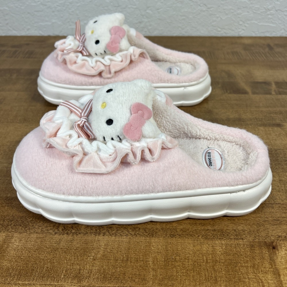 Sanrio HELLO KITTY Women's Plush Slippers Size 40-41 - Picture 2 of 16